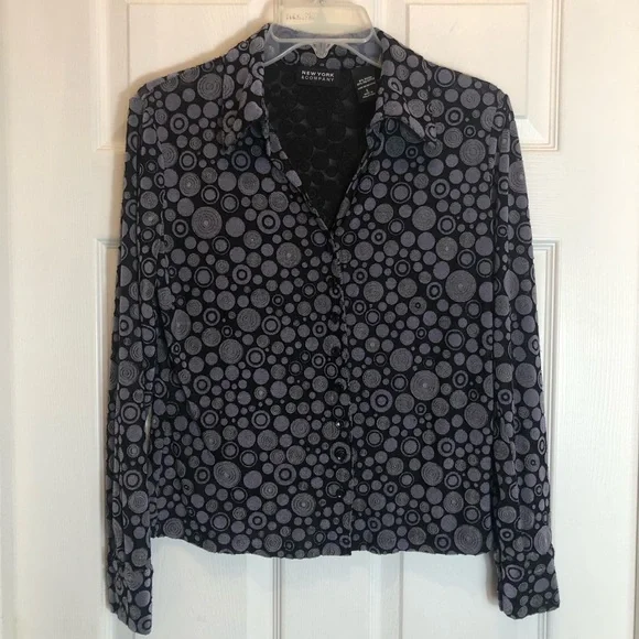 New York & Company Long Sleeve Button Down Blouse Size L - Picture 1 of 7
